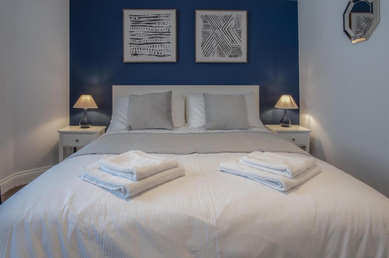 Gwynne House - 6 Bedroom Luxurious Holiday Home - Tenby Harbour Kültér fotó