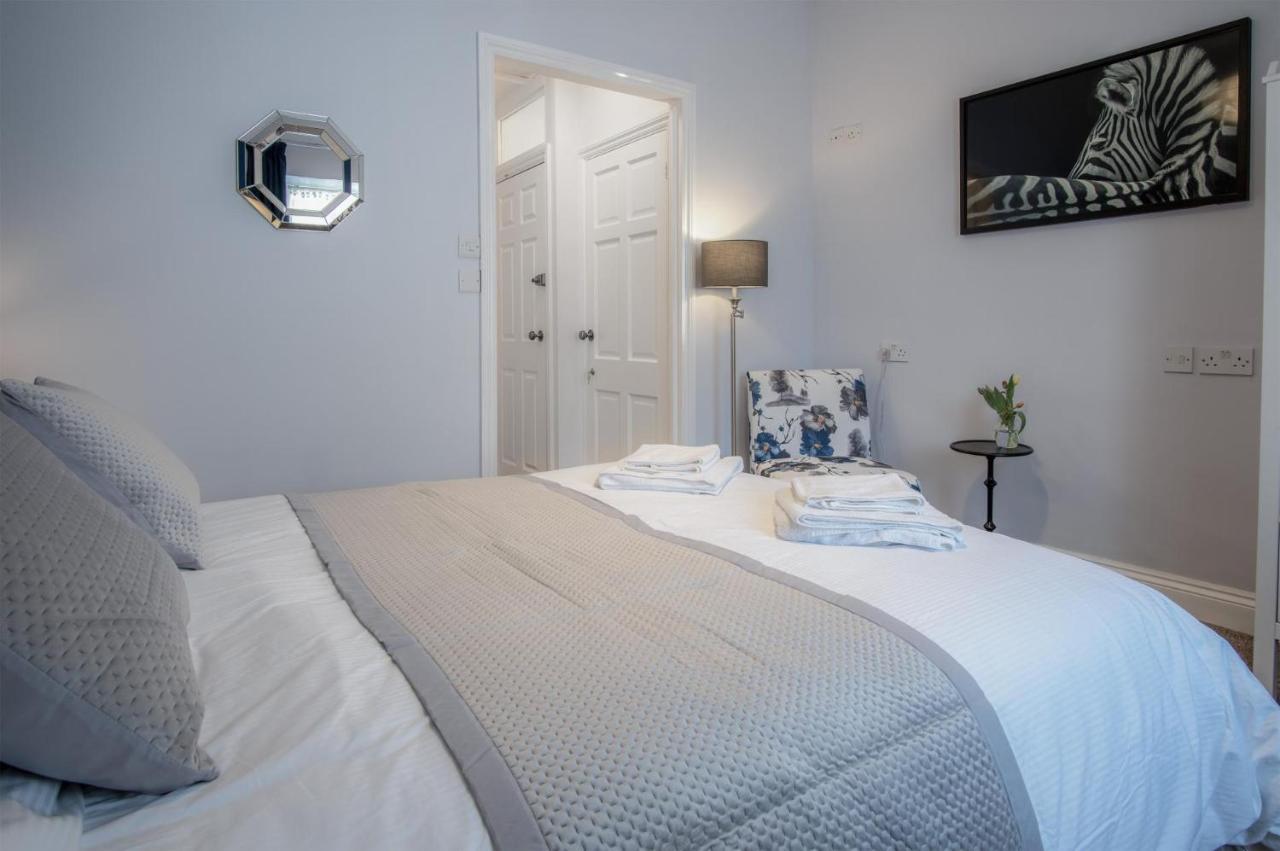 Gwynne House - 6 Bedroom Luxurious Holiday Home - Tenby Harbour Kültér fotó
