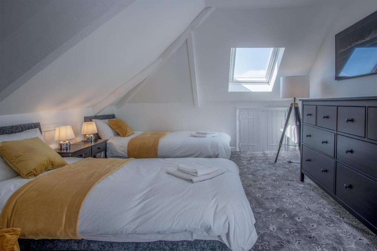 Gwynne House - 6 Bedroom Luxurious Holiday Home - Tenby Harbour Kültér fotó
